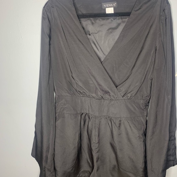 Venus black Shorts Romper - Picture 4 of 6